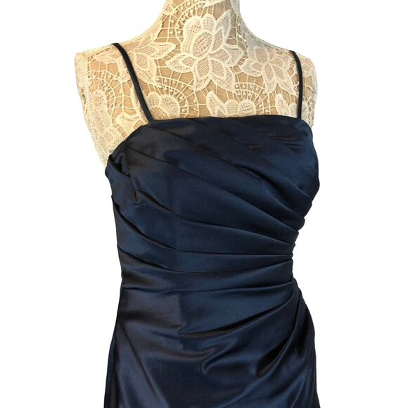 Impression Strapless gown ruching to side bustled back navy dress size 14 - Picture 8 of 12